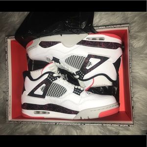 Never worn Retro 4s!